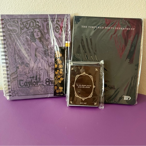 *NWT* Bundle of 12 OFFICIAL Taylor Swift New & Unused Journals - Picture 9 of 10